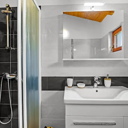 ヴィラ Mina - Orihi