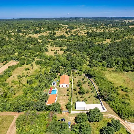 Mina - Villa Orihi