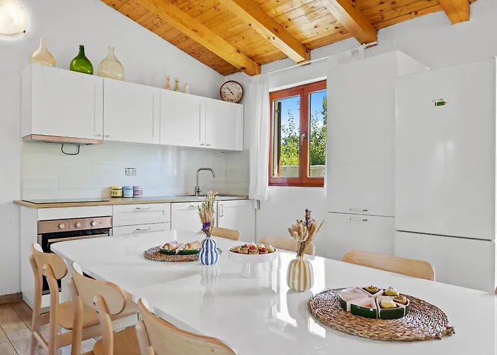 Villa Mina - *