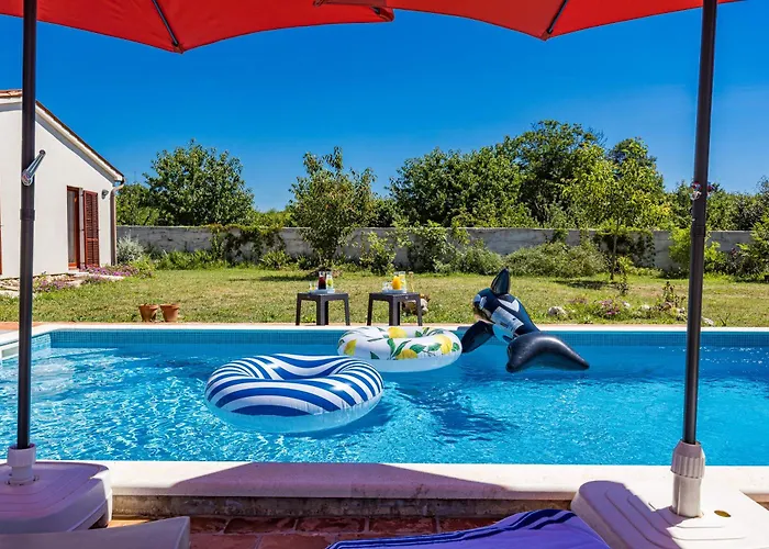 Villa Mina - *